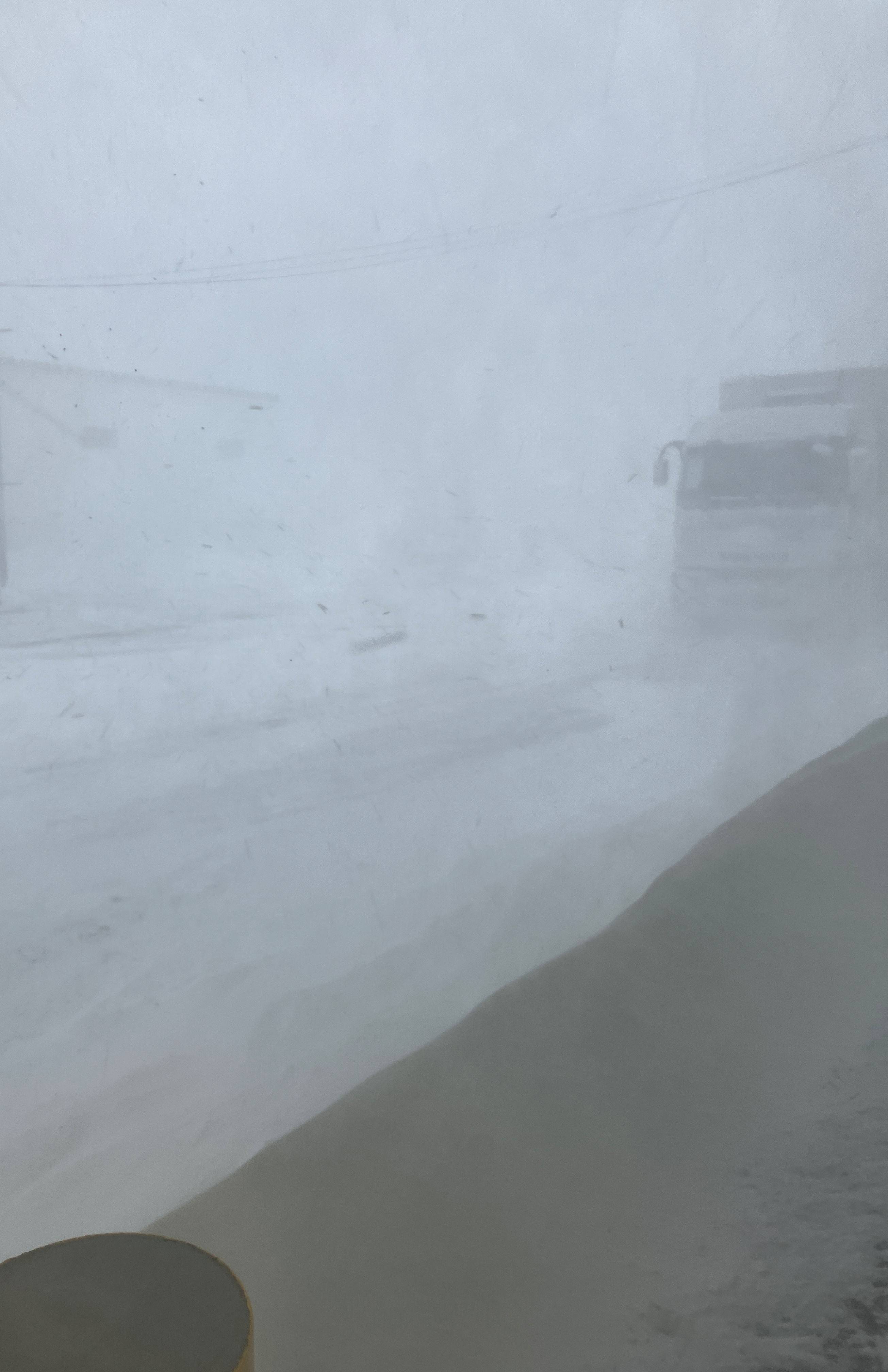 ❄暴風雪警報発令中😨 AKBT 土崎港店のブログ 写真1