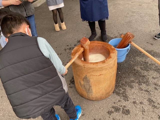 《餅つき大会》のご来場ありがとうございました<(_ _)> イソベトーヨー住器のイベントキャンペーン 写真3