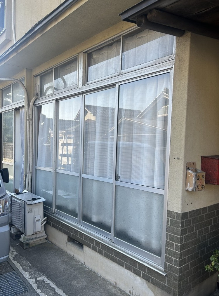 八鹿アルミ 福知山店の防犯対策＆補助金活用！💵✨【兵庫県豊岡市】外窓交換✨の施工前の写真1