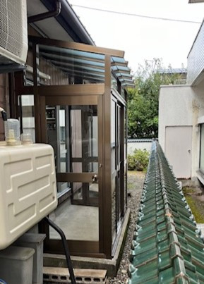 羽後トーヨー住器のリビングの前のテラスが冬になると寒くて、しっかり囲いたいの施工後の写真2