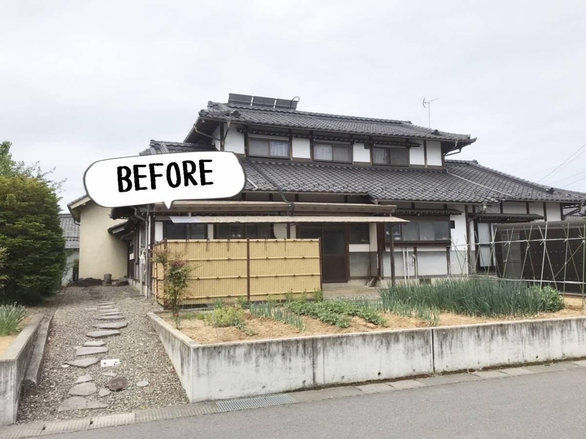 更埴トーヨー住器の波板が変色し割れてきているのと強風が吹くとバタつくので交換希望(長野市稲里町)の施工前の写真1