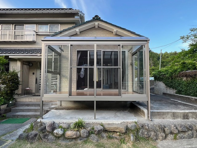 イソベトーヨー住器の山梨県南巨摩郡身延町　サンルーム取付の施工例の施工後の写真1