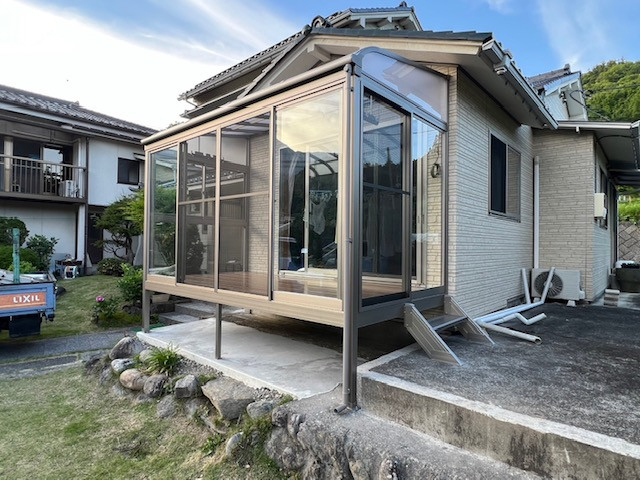 イソベトーヨー住器の山梨県南巨摩郡身延町　サンルーム取付の施工例の施工後の写真2