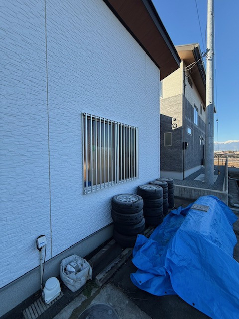 イソベトーヨー住器の山梨県笛吹市石和町　テラス取付の施工例　雨除け、日よけとしておすすめですの施工前の写真1