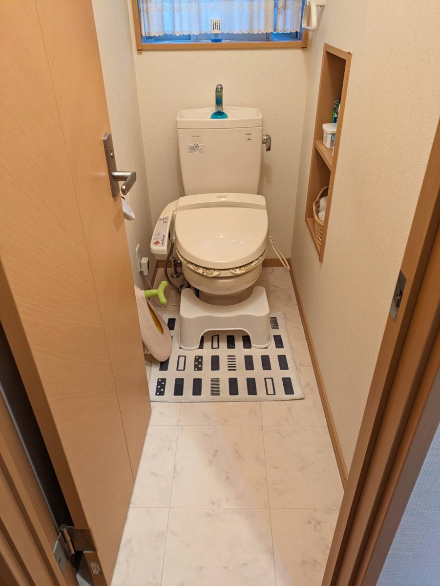 すまい：Ｒｅの0192　トイレリフォーム工事　和歌山県橋本市東家の施工前の写真1