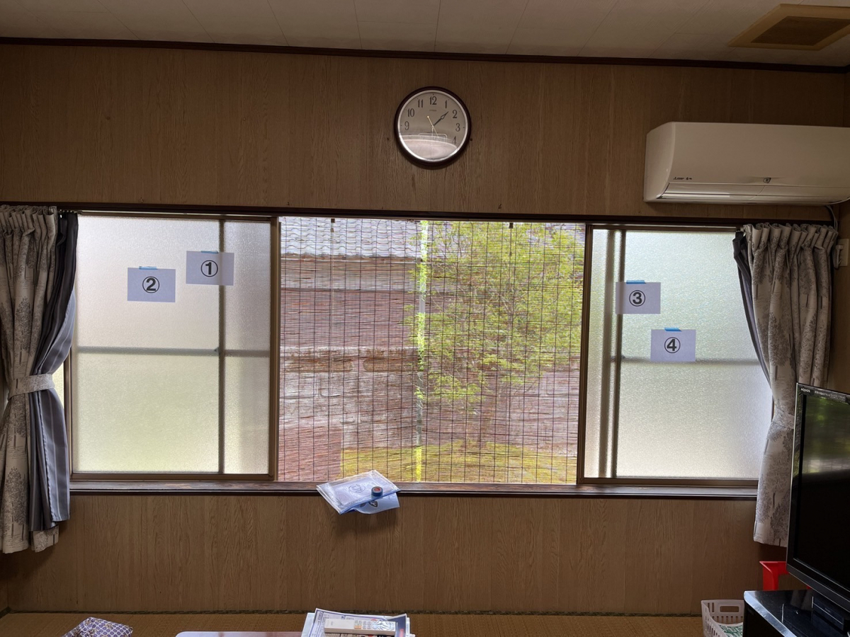 押田屋の省エネ効果のある真空ガラスに入替させていただきましたの施工前の写真1