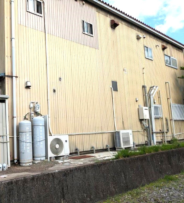 杉山トーヨー住器の外階段設置の施工前の写真1