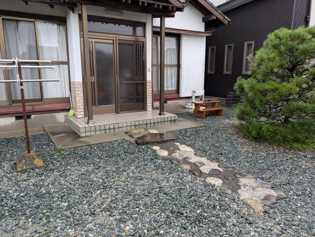 杉山トーヨー住器の手すりスロープ工事の施工前の写真1