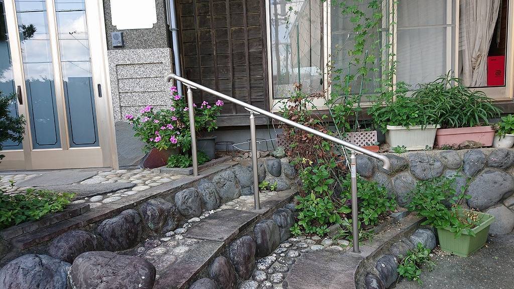 杉山トーヨー住器の外階段手摺の施工後の写真1