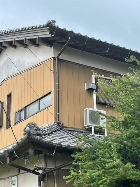 十倉トーヨー住器の雨樋（縦樋）を修理・交換しました。の施工後の写真1