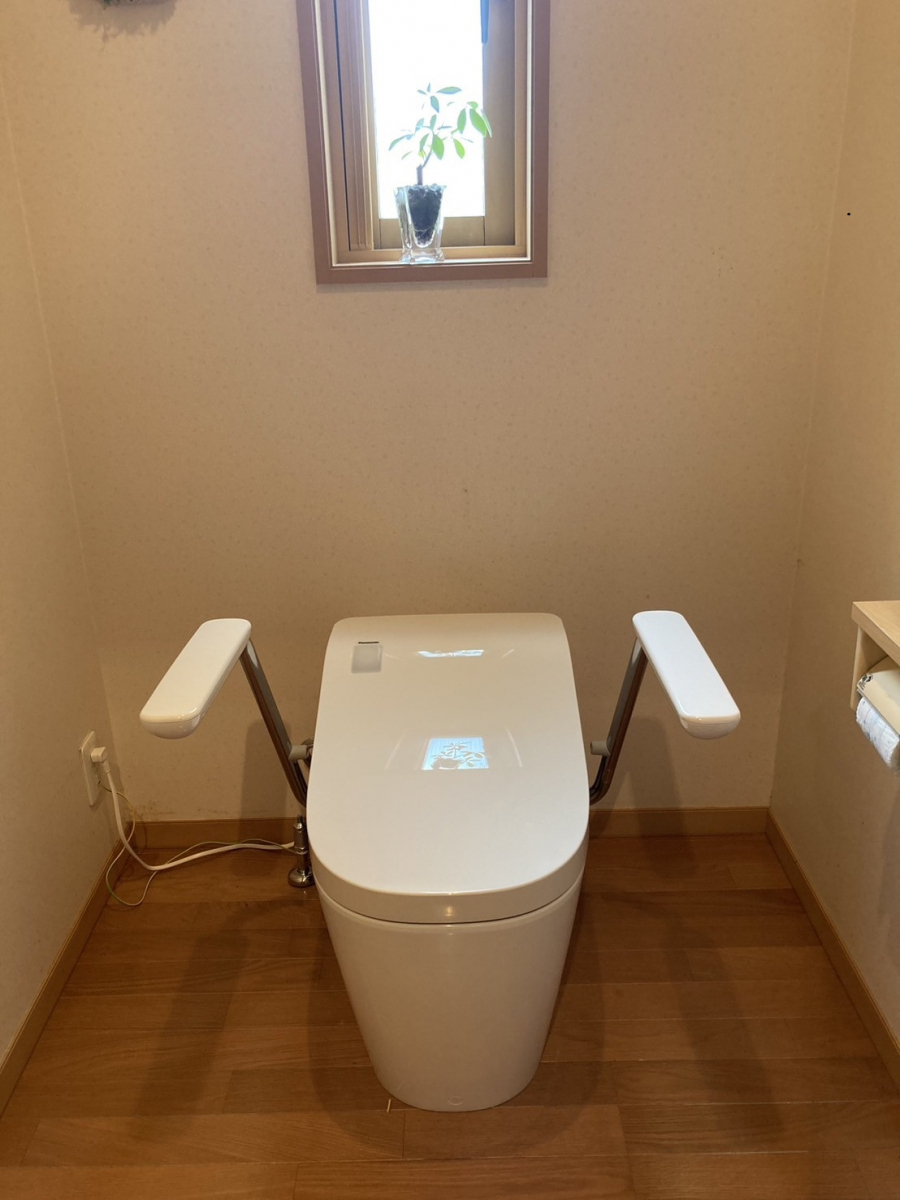 セイナントーヨー住器のトイレ取替工事の施工後の写真1