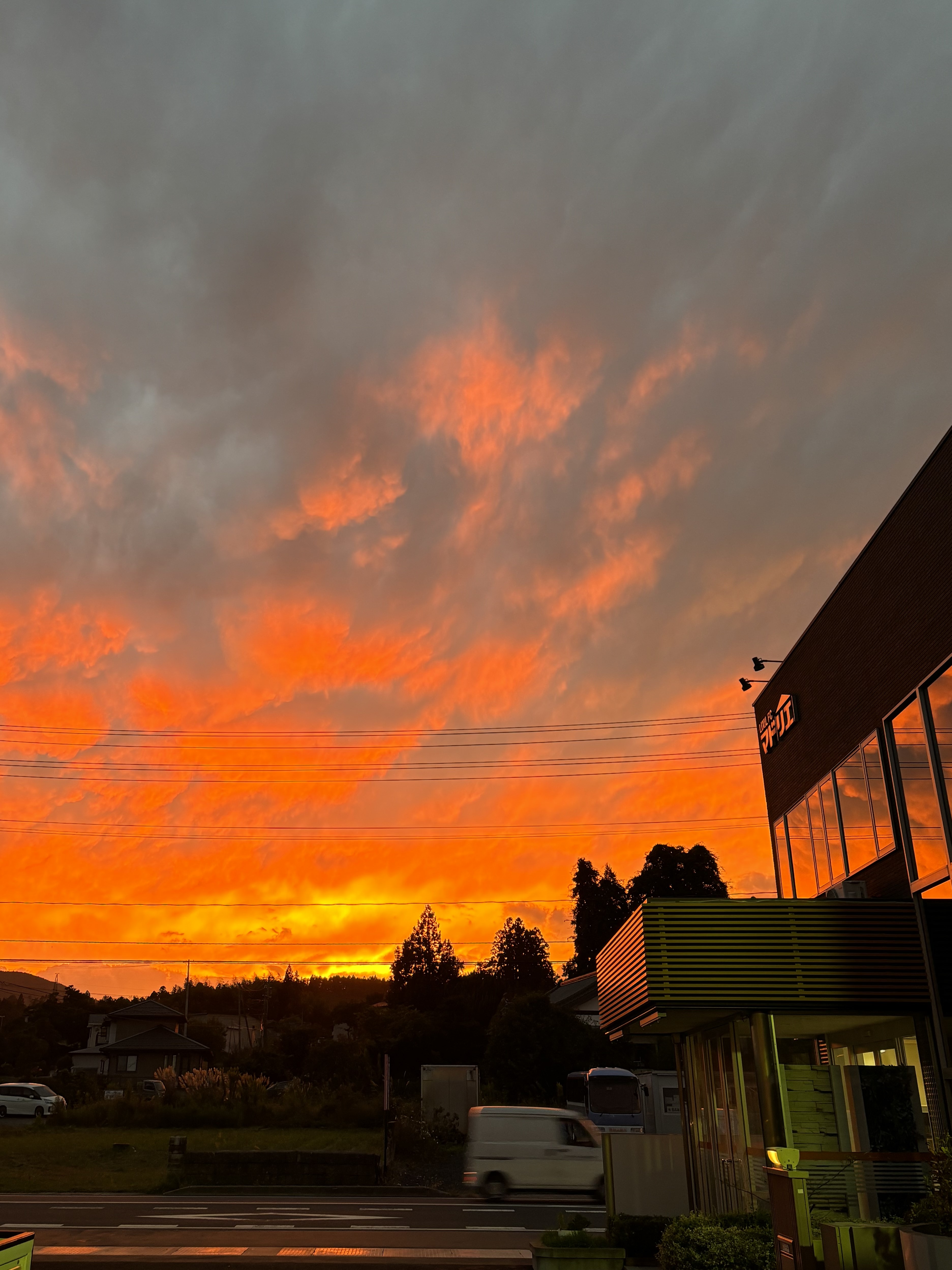 昨日の夕焼け 永光トーヨー住器のブログ 写真2