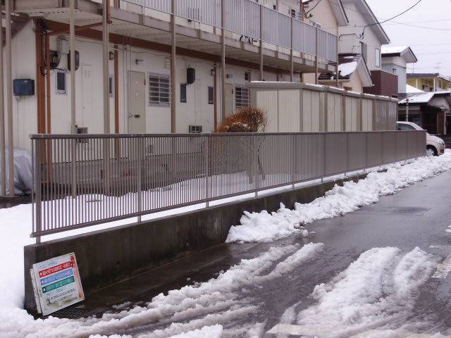 五城目トーヨー住器 能代店のフェンス取り付けの施工後の写真1