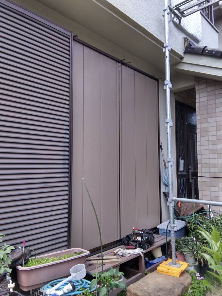 イワセトーヨー住器の取替雨戸パネルの施工後の写真1