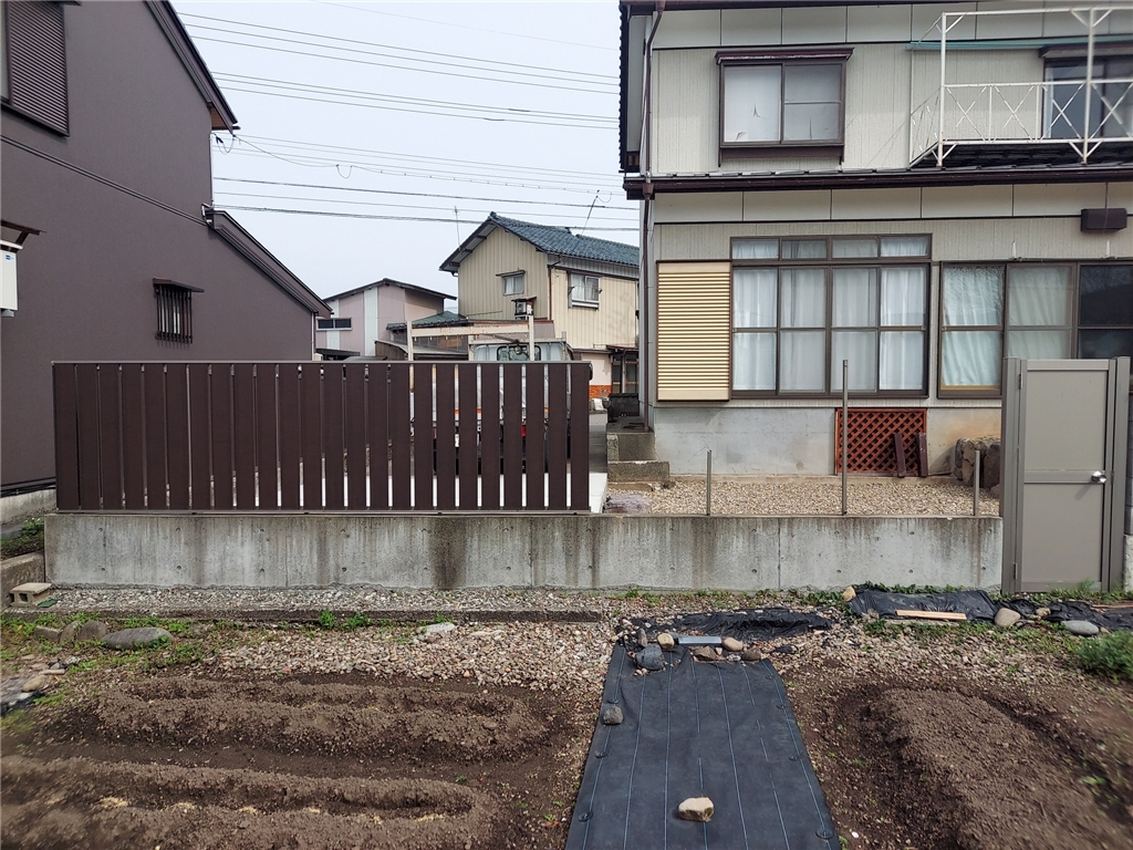 マド・プロショップ  S・T・Jの【福井県大野市】フェンス取替修繕の施工前の写真2