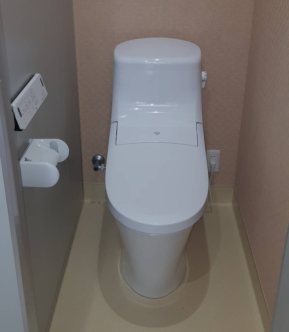 杉戸ウインドトーヨー住器のトイレ改装工事（和式トイレから洋式トイレ）の施工後の写真1