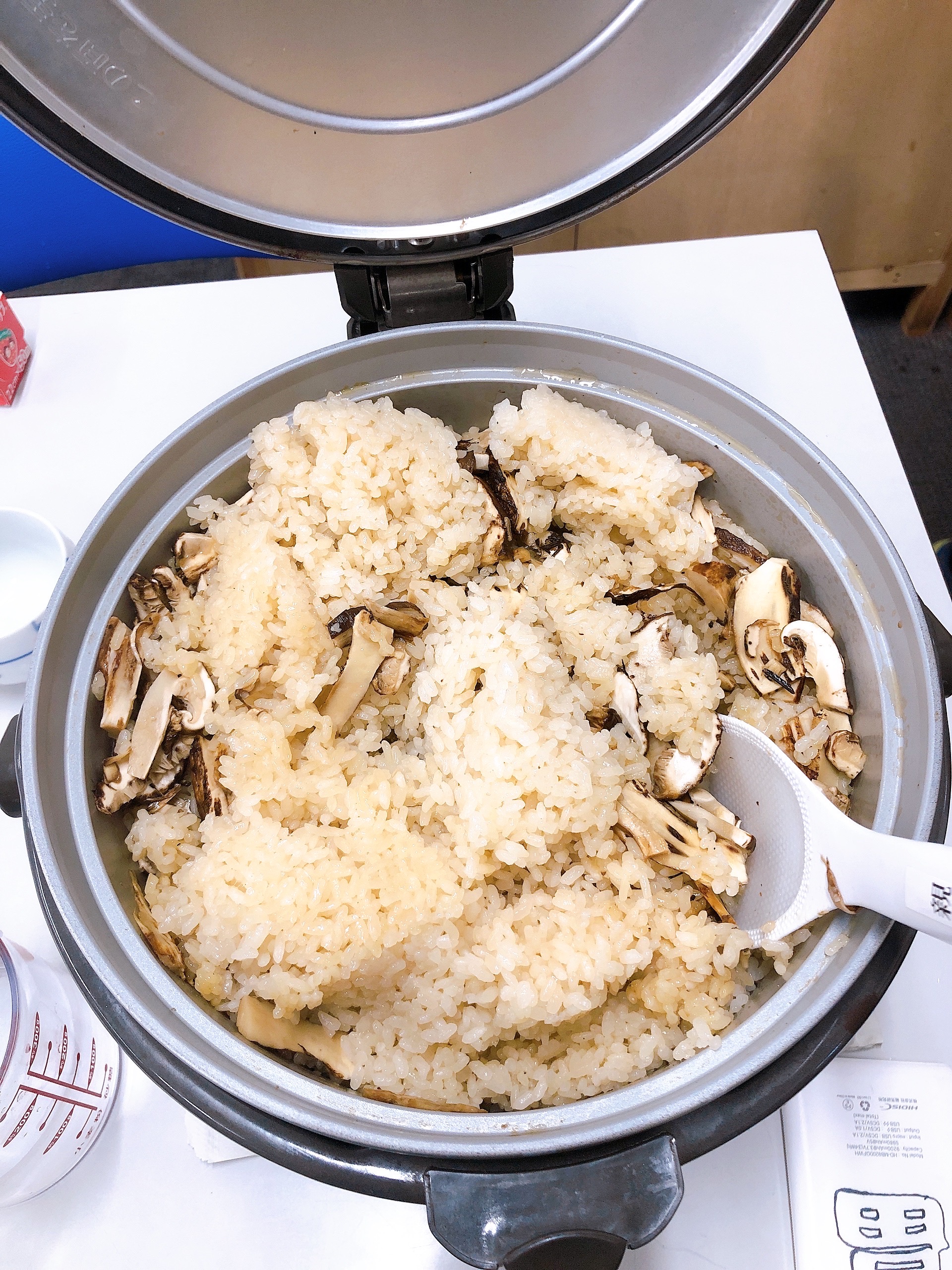 松茸ご飯 飯田トーヨー住器のブログ 写真4