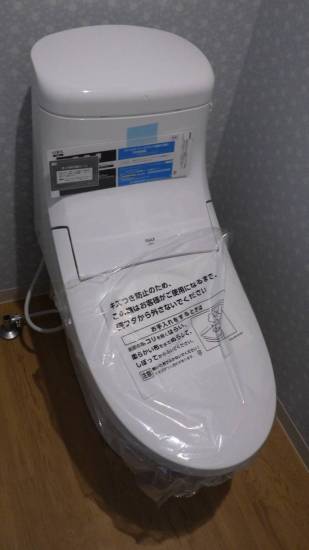 トーヨコトーヨー住器のトイレの入替〔川崎市内〕施工事例写真1