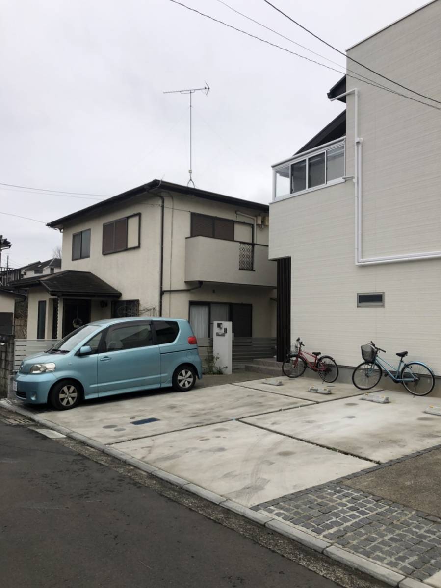 トーヨコトーヨー住器のカーポートの取付〔横浜市内〕の施工前の写真1