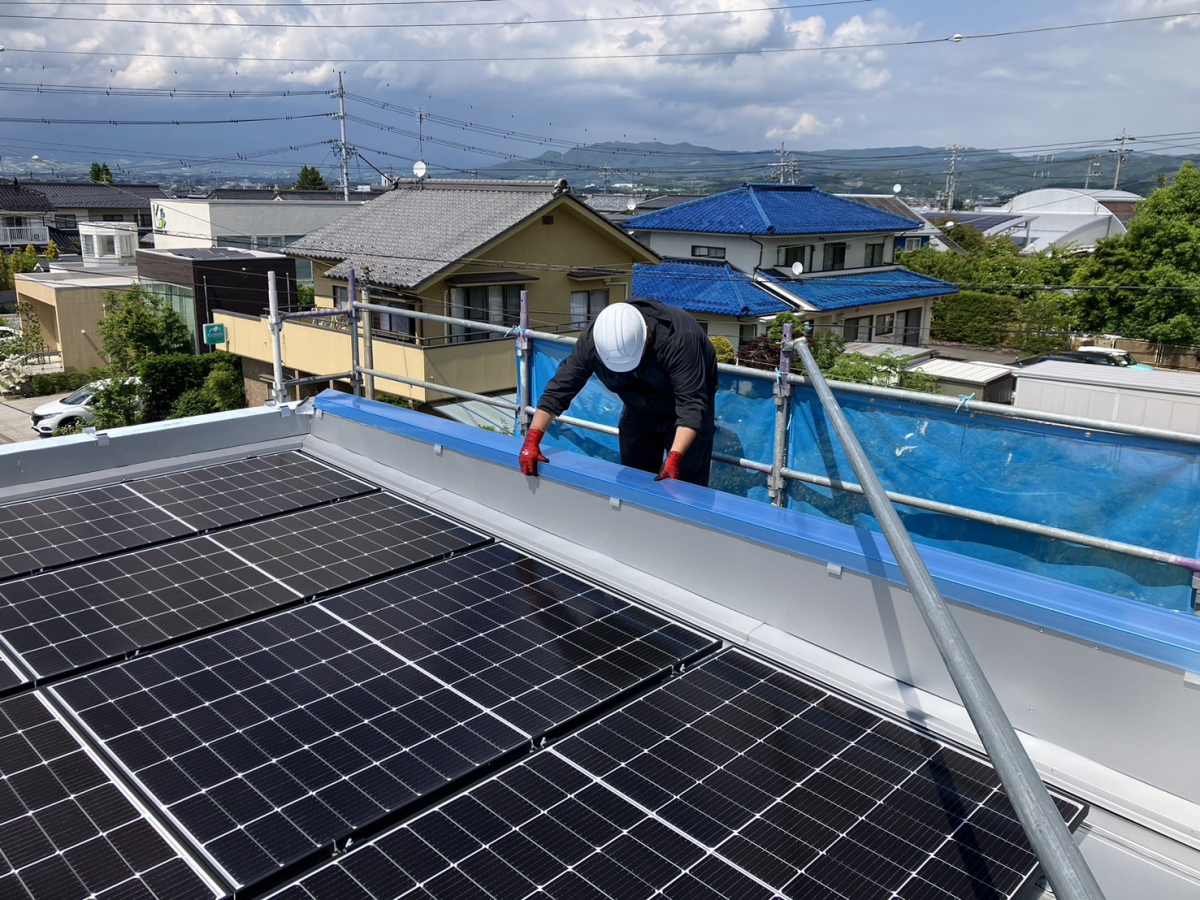 アルファトーヨー住器の屋根パラペットのコーピング笠木工事　の施工前の写真2