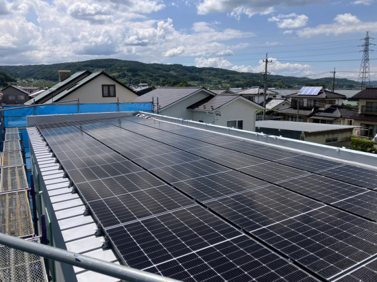 アルファトーヨー住器の太陽光パネルの施工例施工事例写真1