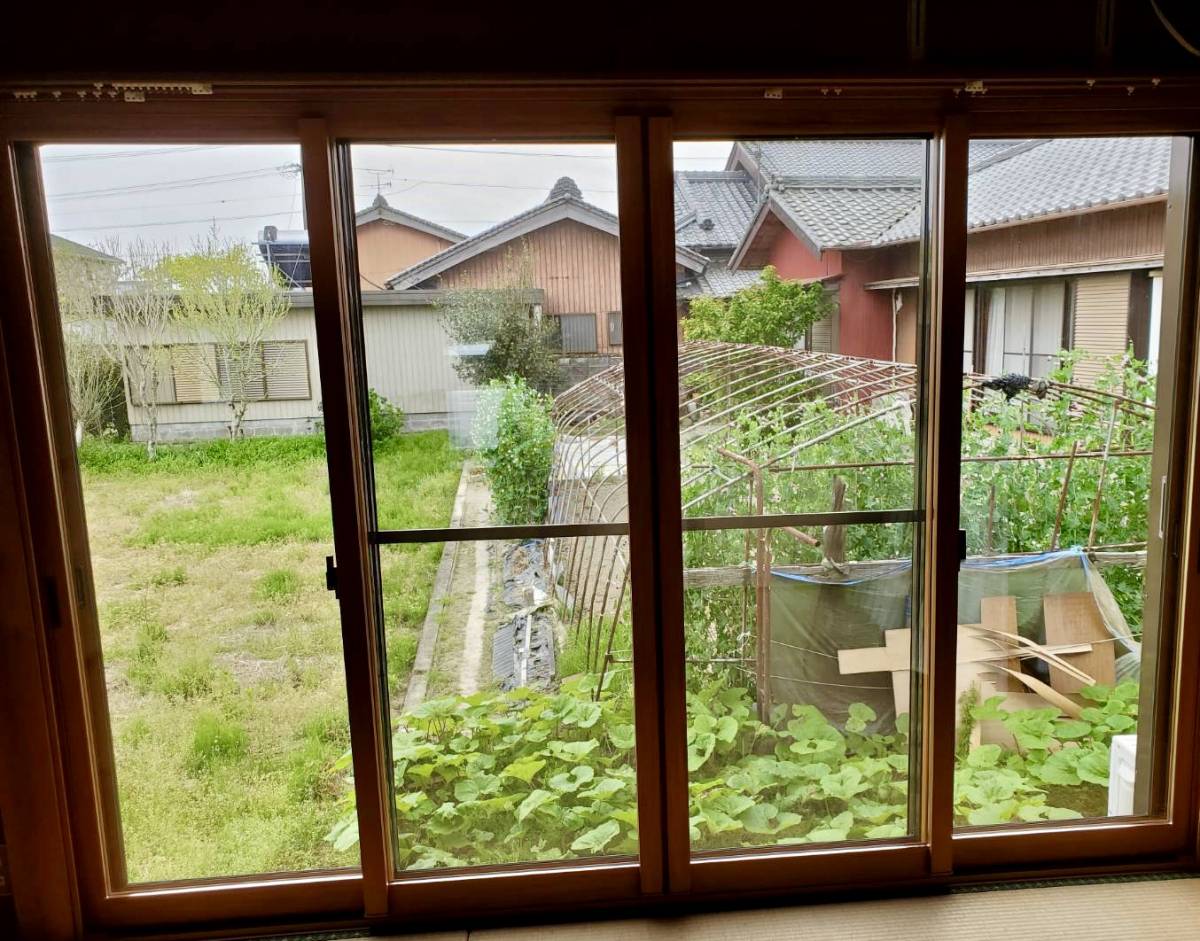 セイワ四日市店の大きな掃き出し窓が沢山あり寒かった・・・の施工後の写真1