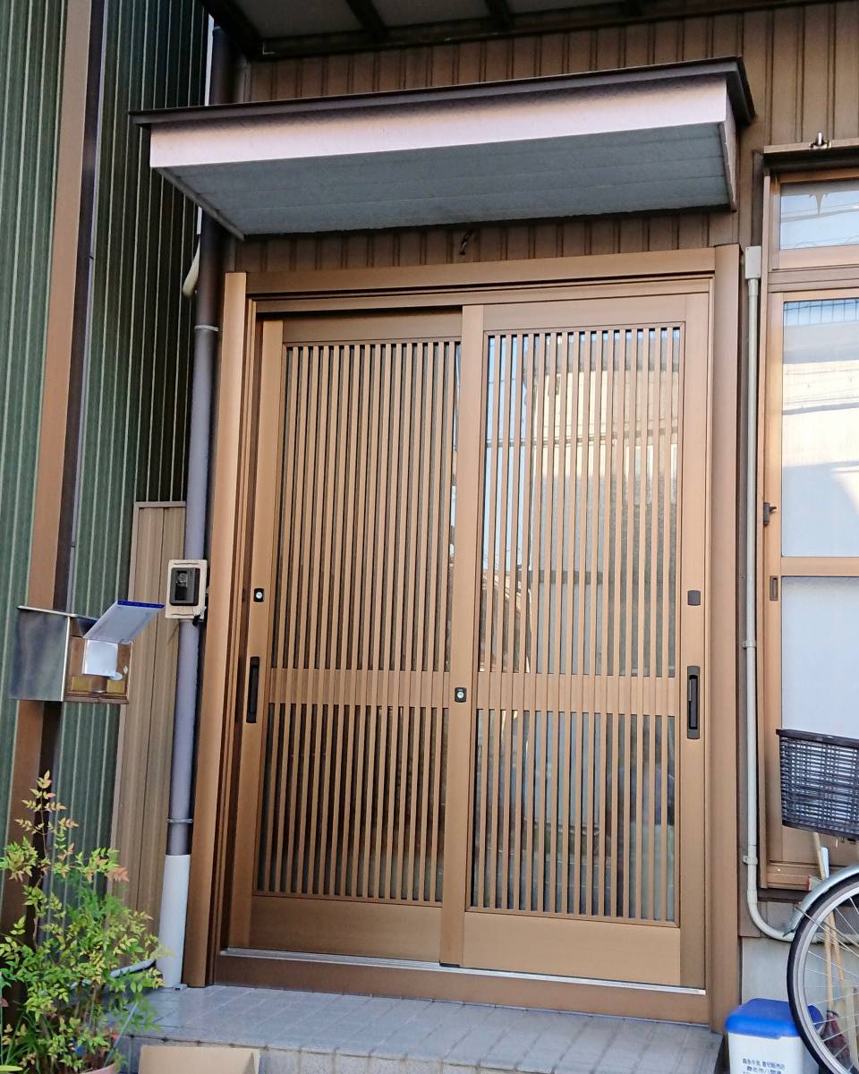 セイワ四日市店の１日で玄関引戸を取替の施工後の写真1