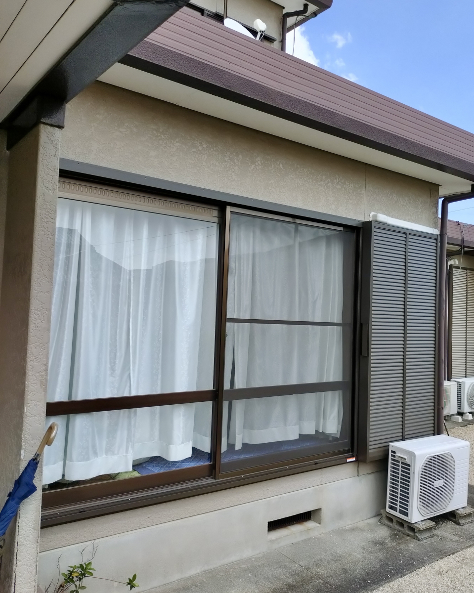 セイワ四日市店の雨戸一筋の取付の施工後の写真3