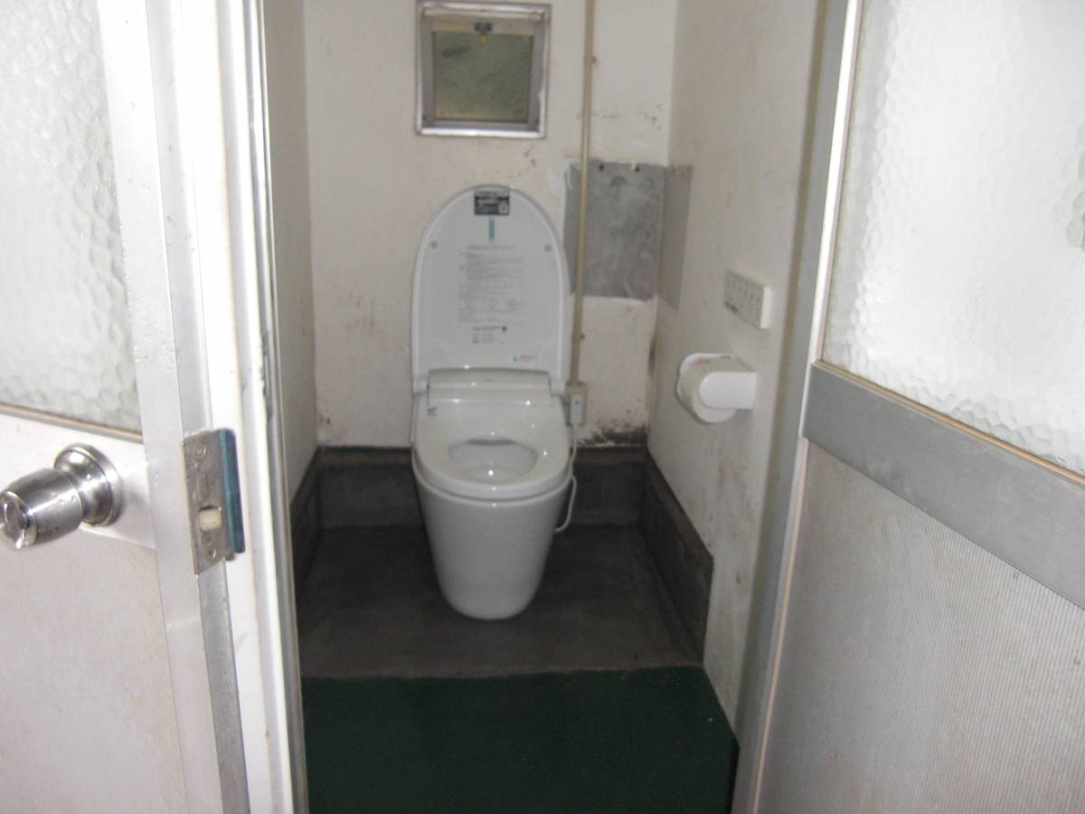 松本トーヨー住器の愛南町　トイレリフォームの施工後の写真2