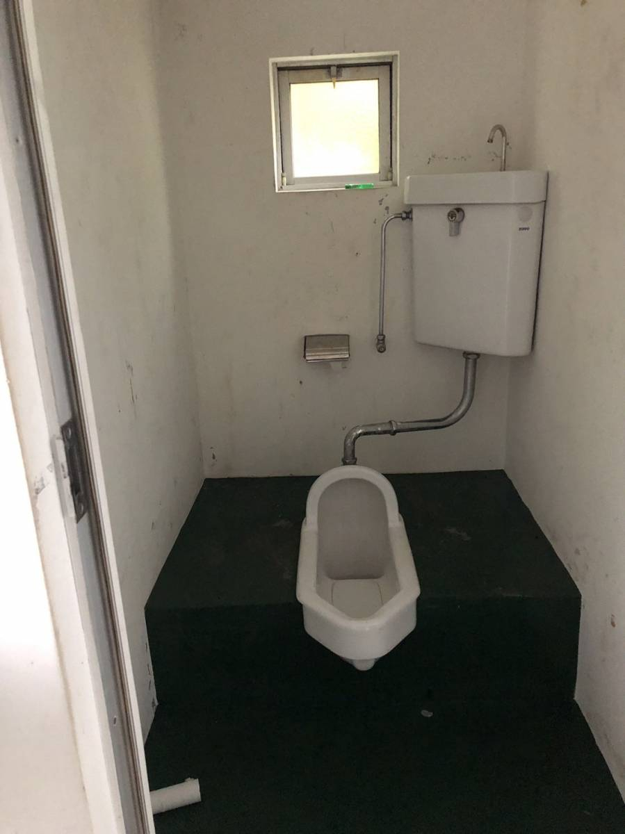 松本トーヨー住器の愛南町　トイレリフォームの施工前の写真2