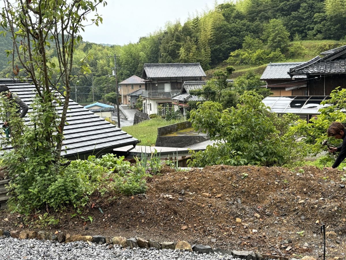 松本トーヨー住器の愛南町　フェンス工事の施工前の写真1