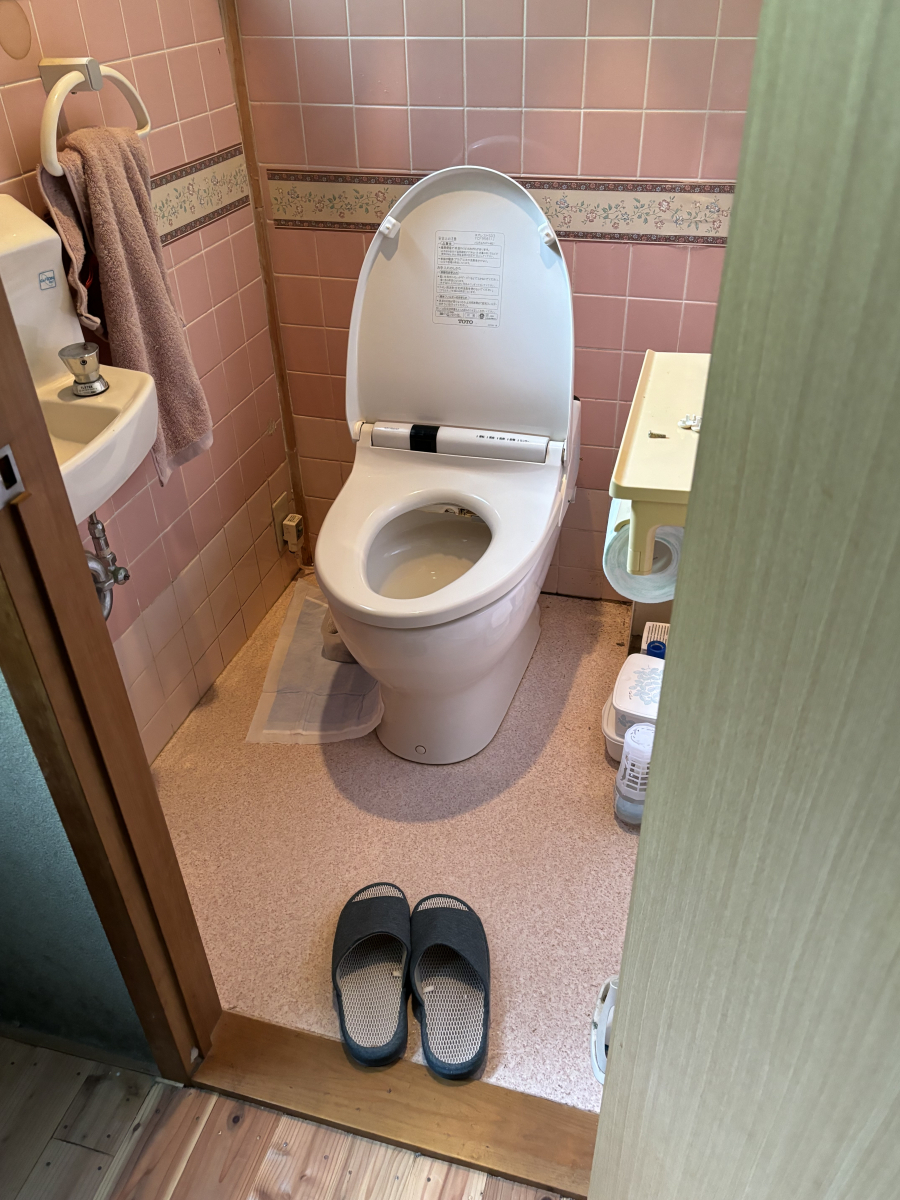 松本トーヨー住器の愛南町　トイレリフォームの施工前の写真1