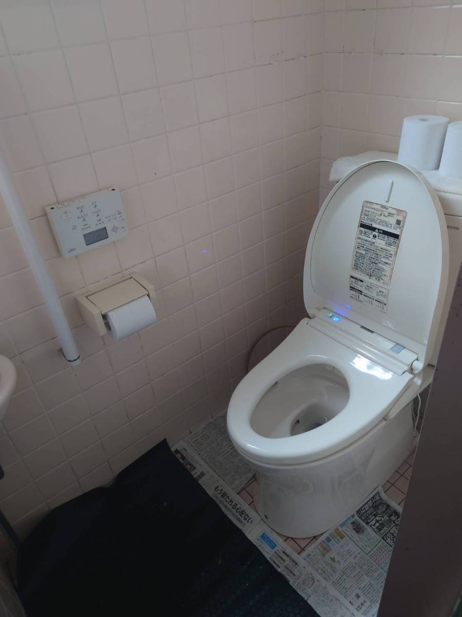 松本トーヨー住器の愛南町　トイレリフォーム工事の施工前の写真1