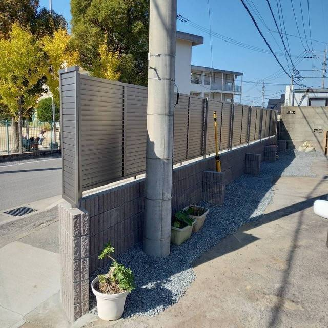 上廣トーヨー住器 E＆Rプロの目隠し、フェンス工事 施工事例の施工後の写真3