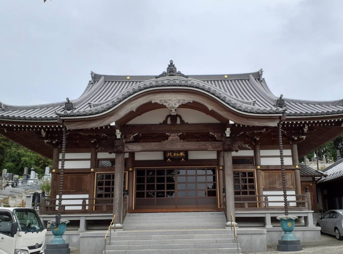 粕谷の茨城県石岡市【アルミ製】お寺の本堂に建具を製作・取付けましたの施工後の写真1