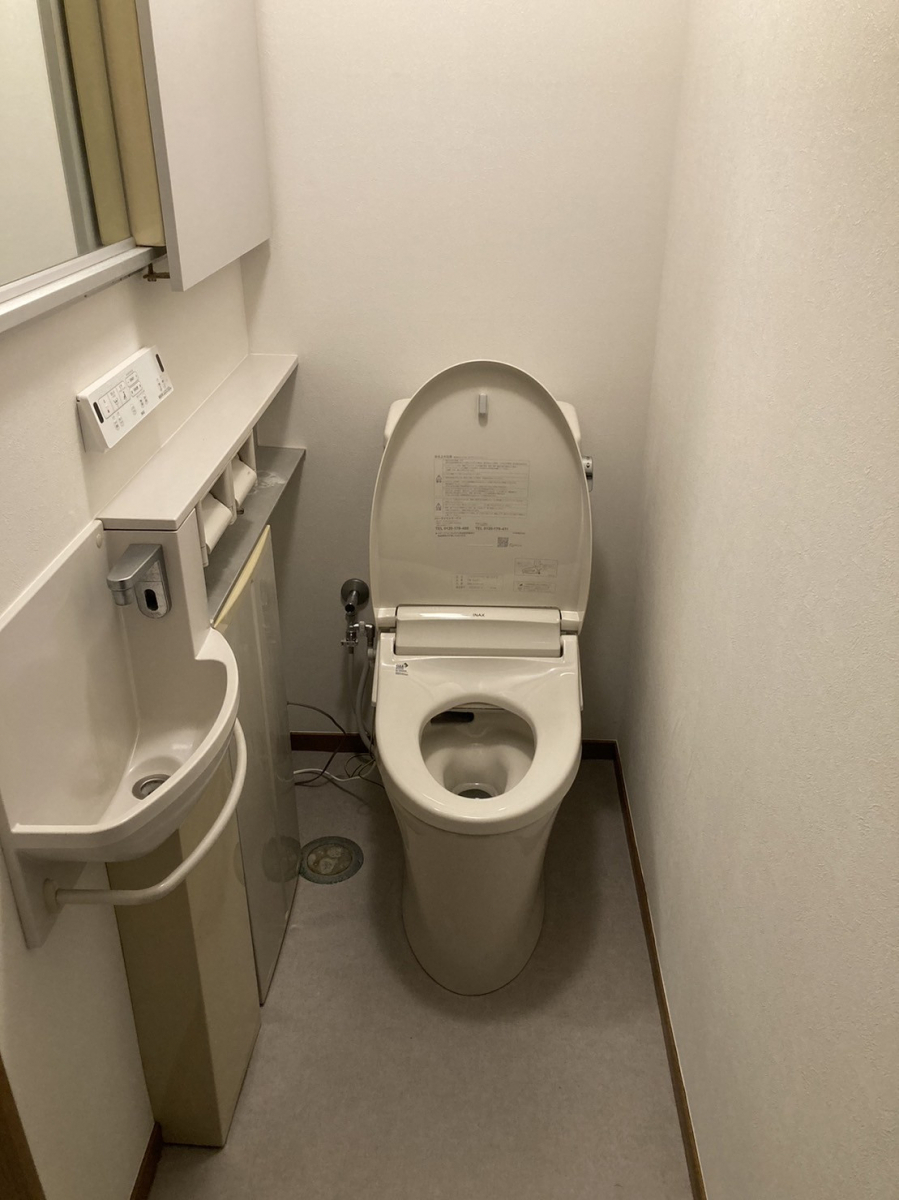 ケイワン・トーヨー住器のトイレ交換・内装工事をいたしましたの施工後の写真1