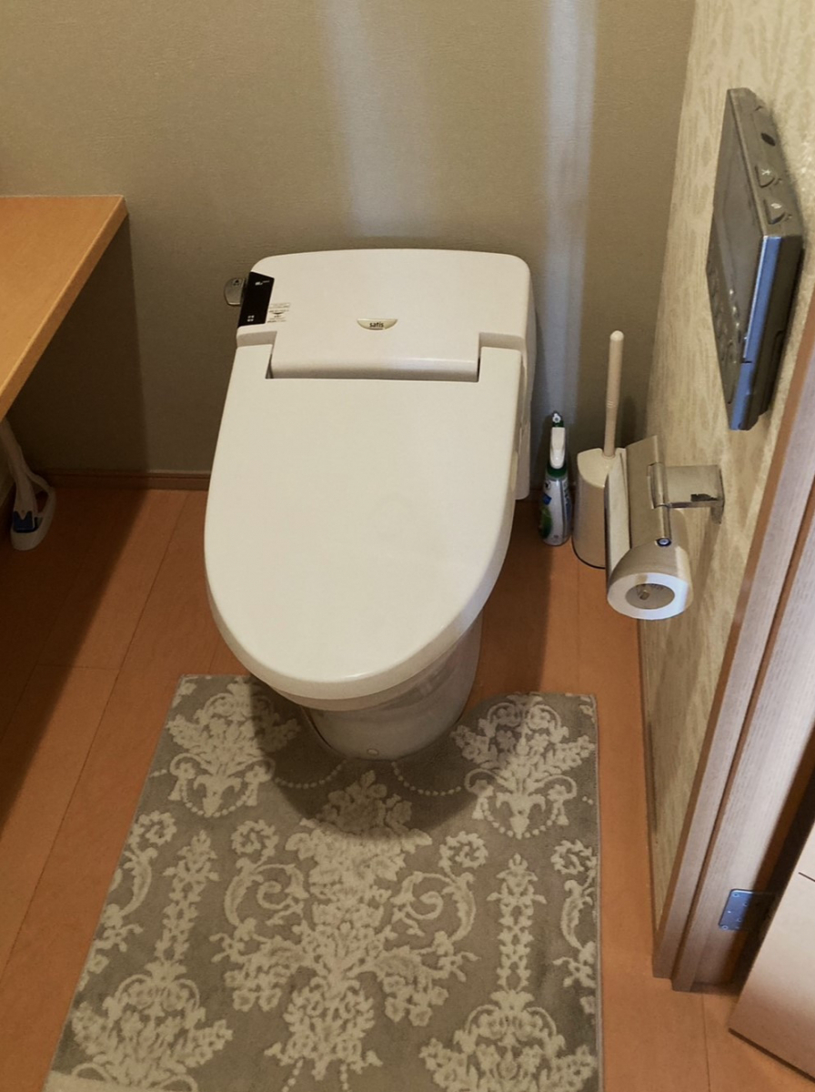 ケイワン・トーヨー住器のトイレ交換をいたしましたの施工前の写真1