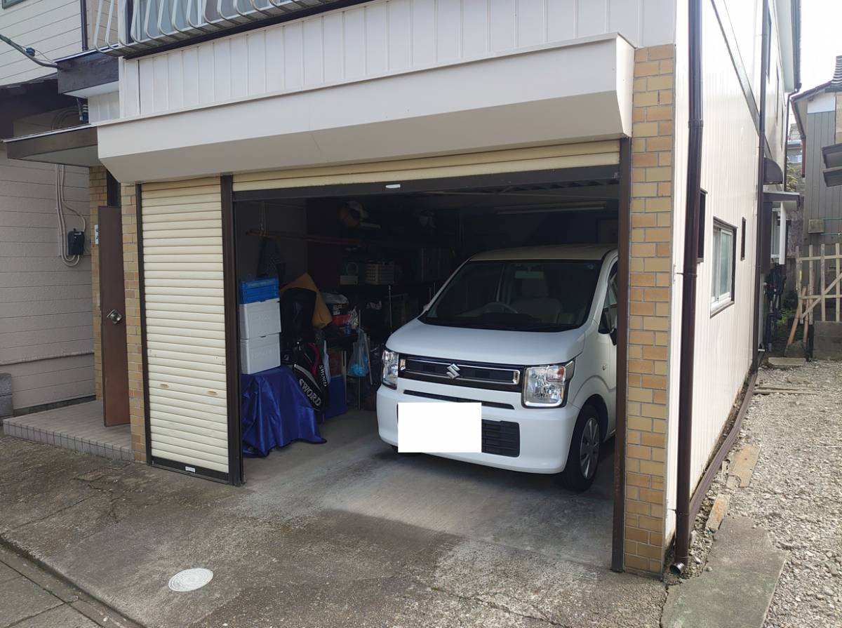 小島サッシトーヨー住器の常総市　車庫のシャッターを電動でラクラク開閉♪の施工前の写真1