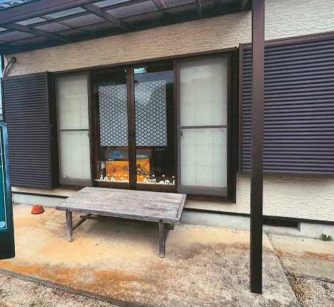 小島サッシトーヨー住器の雨戸付サッシを電動シャッター付サッシへ交換しました✨の施工前の写真1