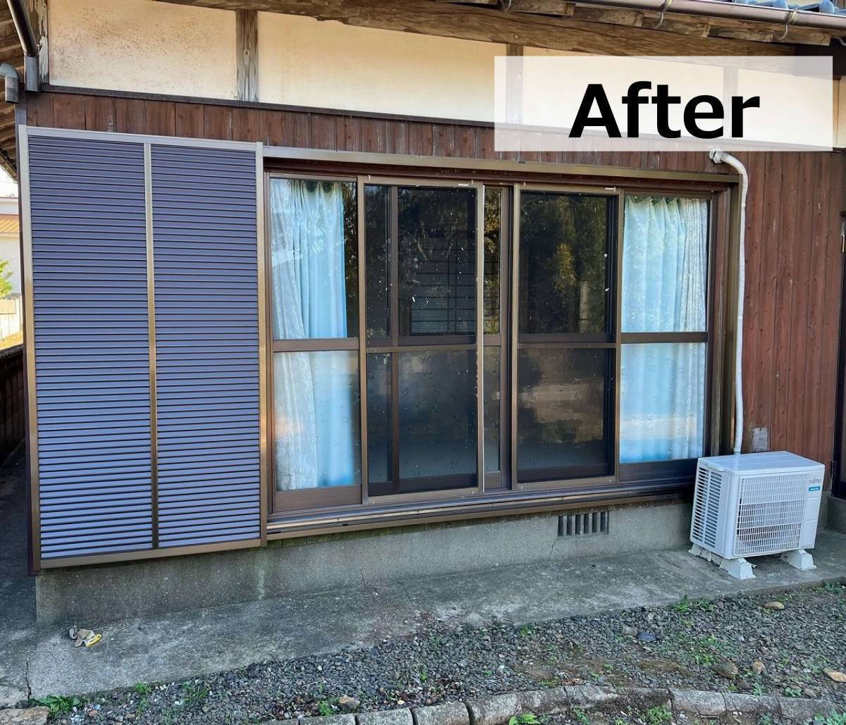 伸興トーヨー住器の後付雨戸取付工事の施工後の写真1