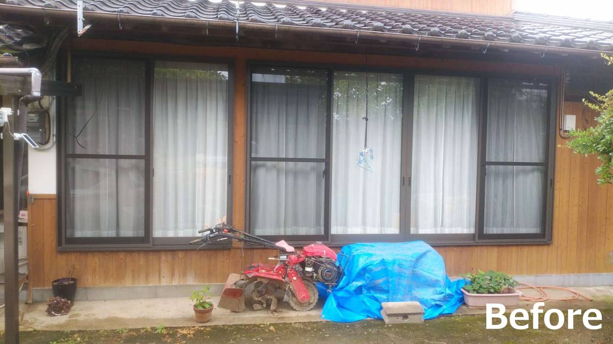 伸興トーヨー住器の台風対策　　後付け雨戸をしましたの施工前の写真1