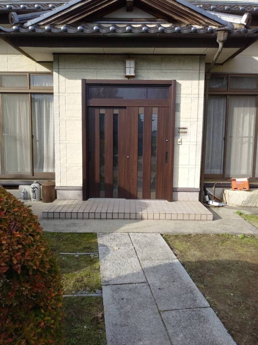 小林トーヨー住器の玄関引戸もリシェントで安心工事の施工後の写真1