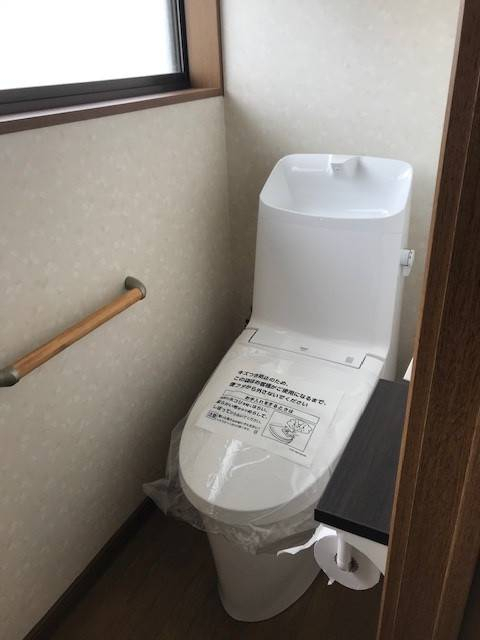 小林トーヨー住器のトイレ交換工事の施工後の写真1