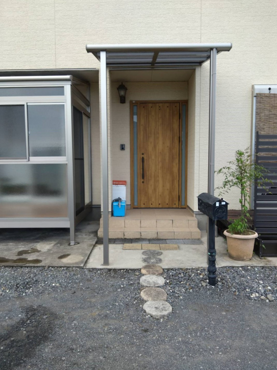 つくば住生活 石岡店の雨の日の強い味方！洗濯物も置き配荷物もテラスが守ります！の施工後の写真2