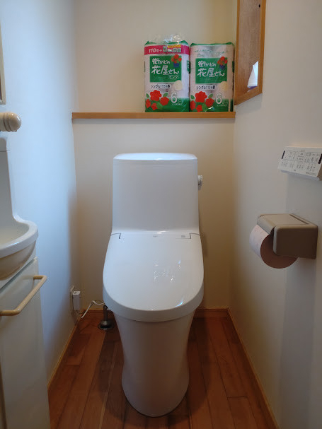 日向トーヨー住器の日向市　N様邸　トイレ取替工事の施工後の写真1