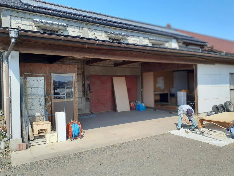 カワサキトーヨー住器 那須那珂川のシャッター取付工事の施工前の写真1