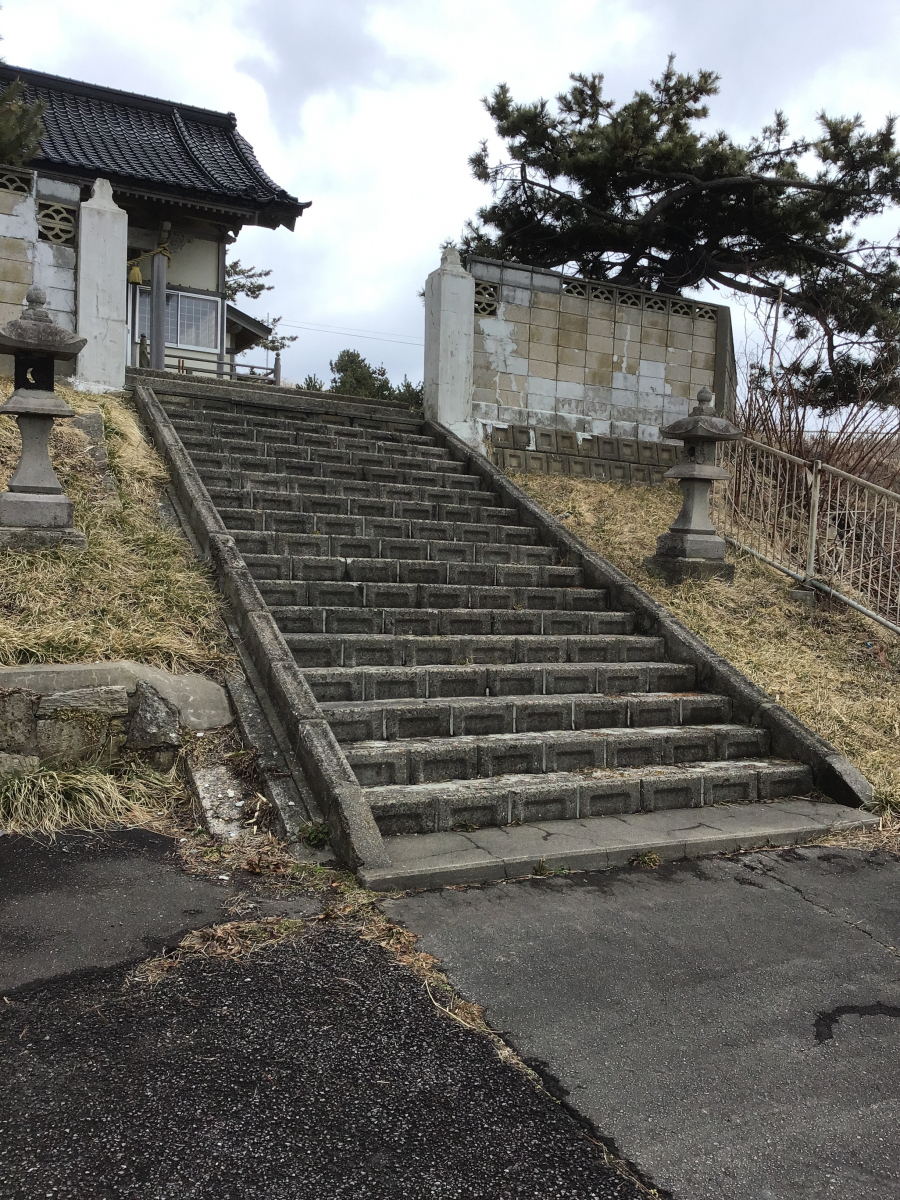 リ・ウィンドの神社の石段に手摺をお取り付け‼︎の施工前の写真1