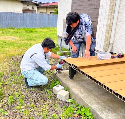 大渕トーヨー住器の【LIXIL　樹ら楽ステージ】ウッドデッキ　能代市の施工事例詳細写真2