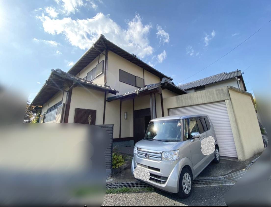 小倉トーヨー住器の【施工例】ガレージシャッター取付工事【リフォーム】の施工前の写真1