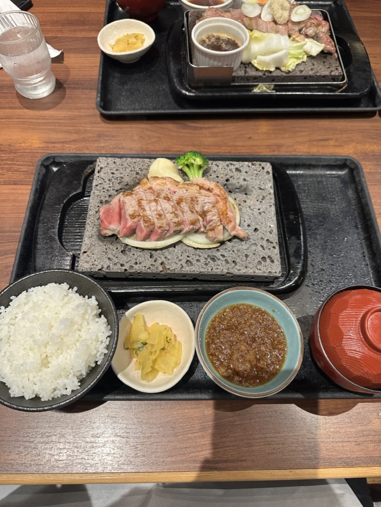 夜勤前のステーキ🥩🍴 トラス軽金属販売 津島店のブログ 写真2